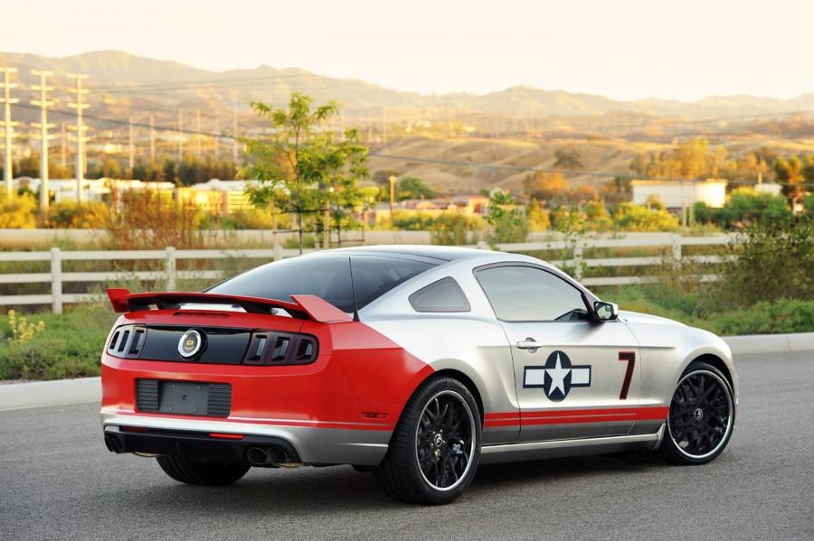  Ford Mustang Red Tails 2012 года  (фото 4 из 18)